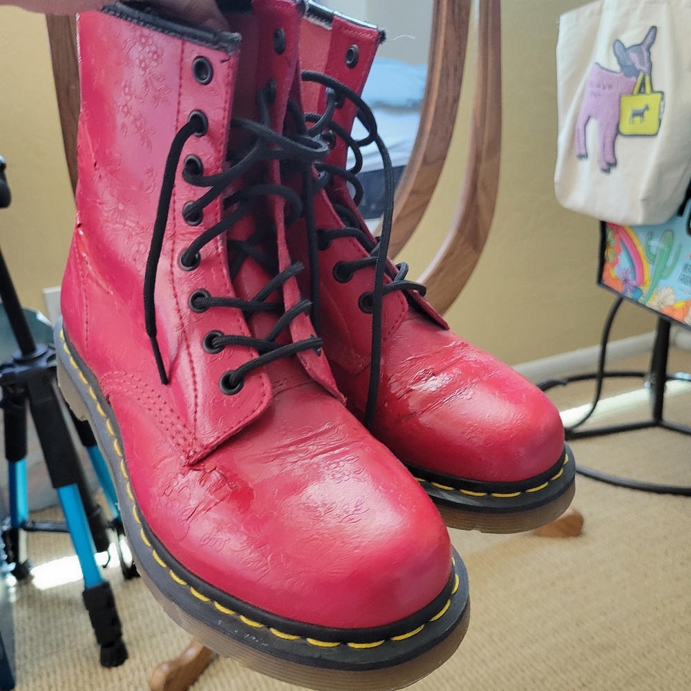 DR MARTENS Y2K flower embossed red Pascal leather combat boots 8 / 39 - Picture 4 of 16